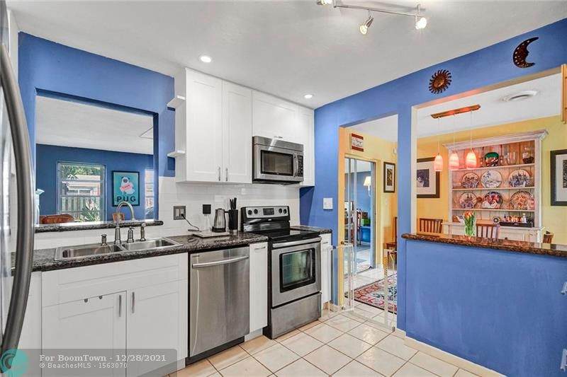 221 17th St - Photo 1