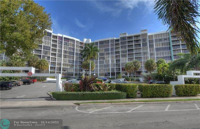 400 Leslie Drive - Photo 1