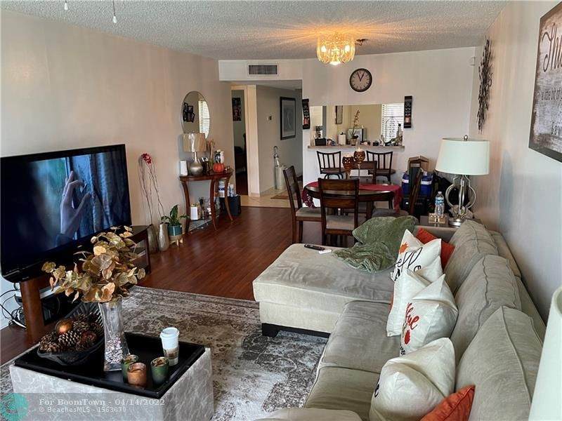 11314 Taft St - Photo 1