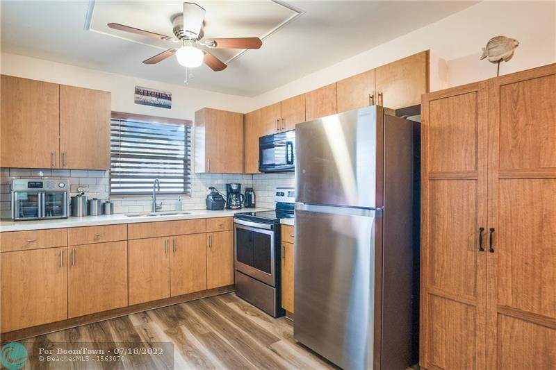 5300 Washington St - Photo 1