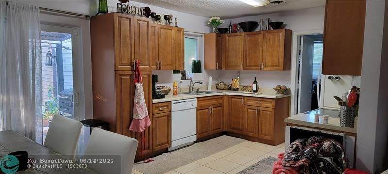 2126 13th St - Photo 1