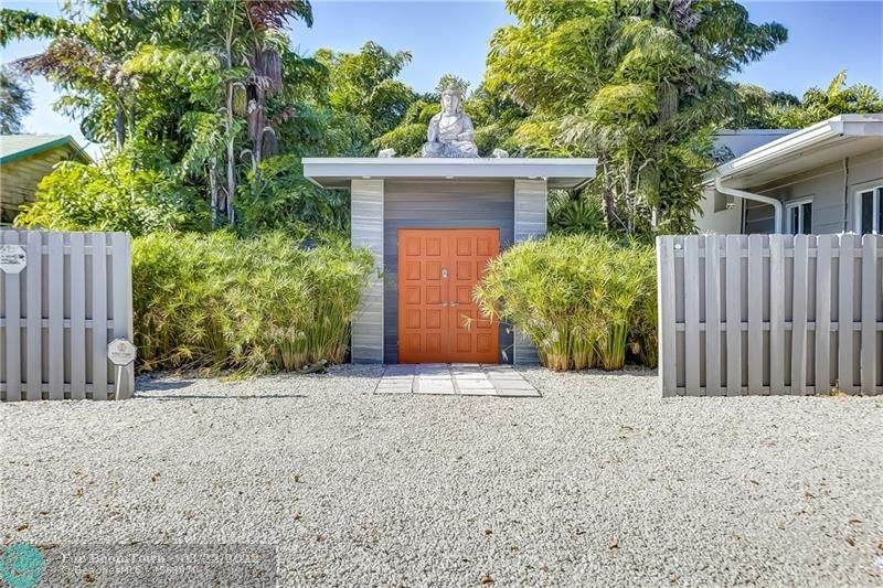 2554 9th Ave - Photo 1