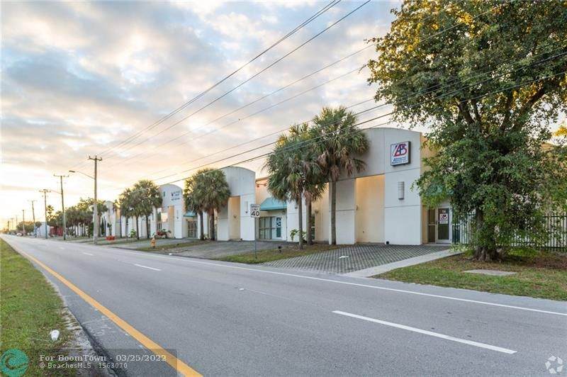 16600 54th Ave - Photo 1