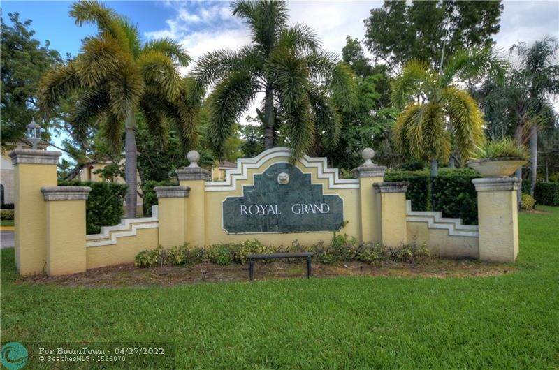 2640 University Dr - Photo 1