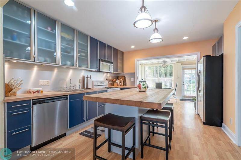4665 Andrews Ave - Photo 1