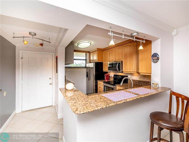 111 Lake Emerald Dr - Photo 1