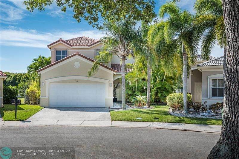 576 Willow Bend Rd - Photo 1