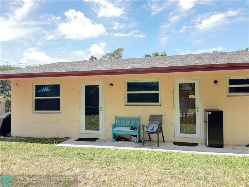 2210 46th Ct - Photo 1