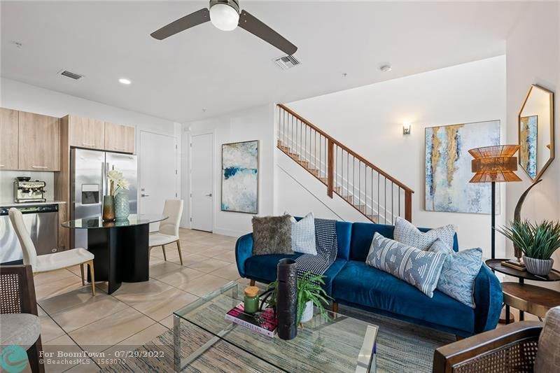 460 35th Ct - Photo 1