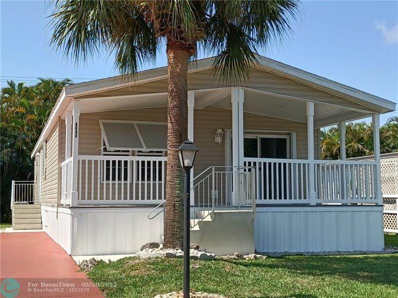 8080 South St - Photo 1