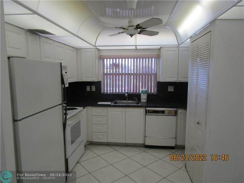 9481 Sunrise Lakes Blvd - Photo 1