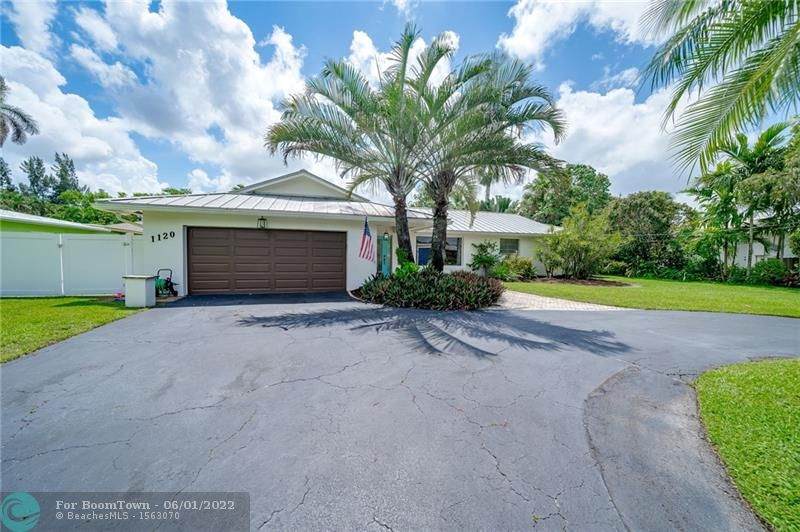 1120 Tropical Way - Photo 1