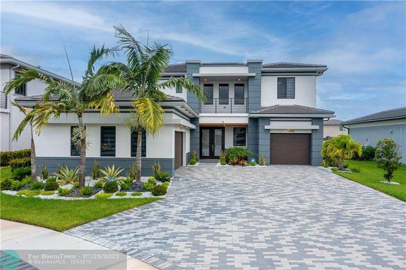 10935 Shore St - Photo 1