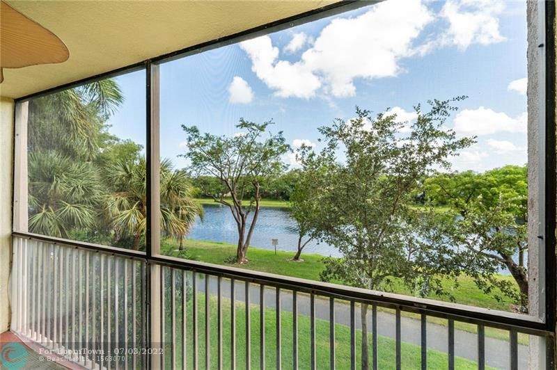 2206 Cypress Bend Dr - Photo 1