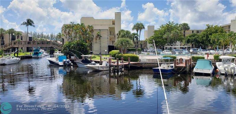 4 Royal Palm Way - Photo 1