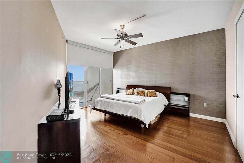 18911 Collins Ave - Photo 1