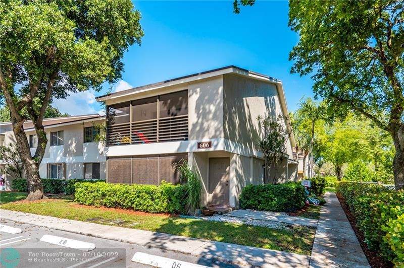 606 Gardens Dr - Photo 1