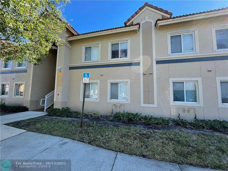 1095 Golden Lakes Blvd - Photo 1