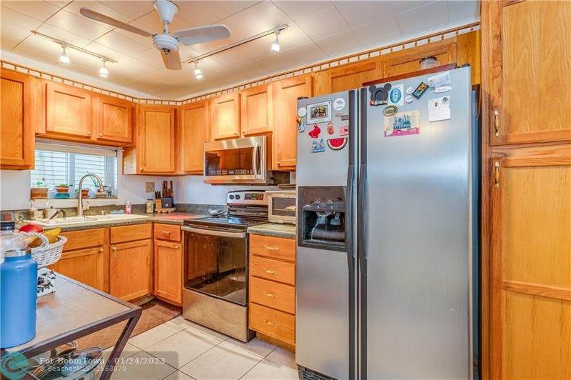 8980 Hollybrook Blvd - Photo 1
