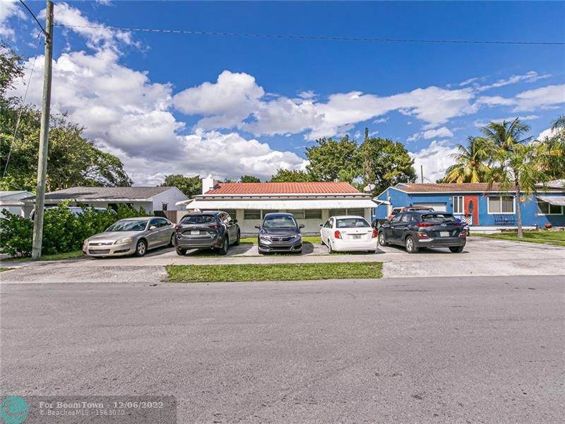2631 Fillmore St - Photo 1
