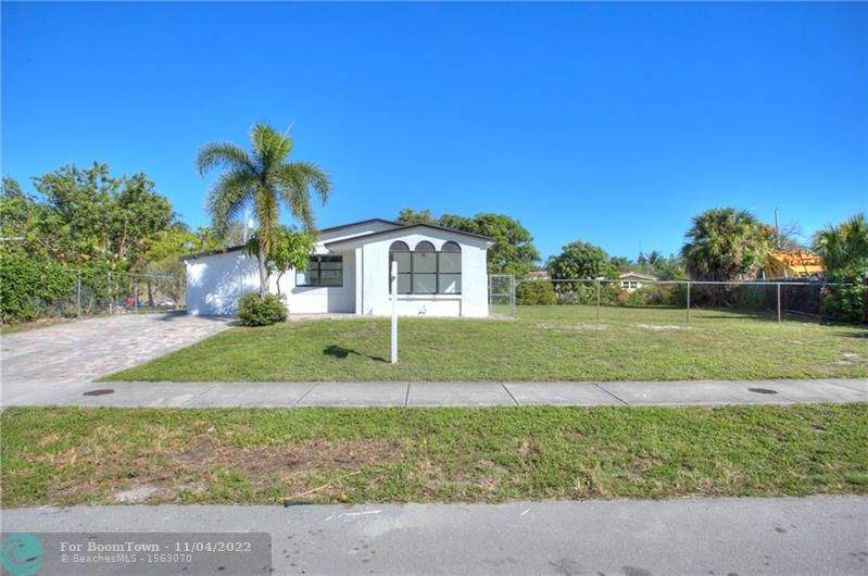 821 43rd Ct - Photo 1