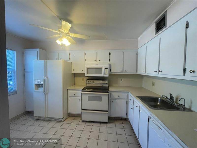 1905 Bermuda Cir - Photo 1