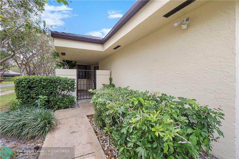 365 95th Ave - Photo 1