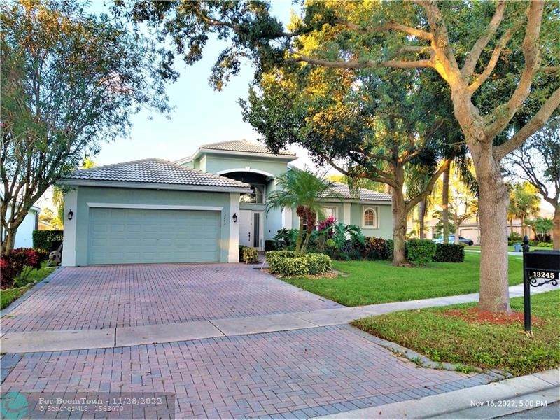 13245 Alhambra Lake Cir - Photo 1