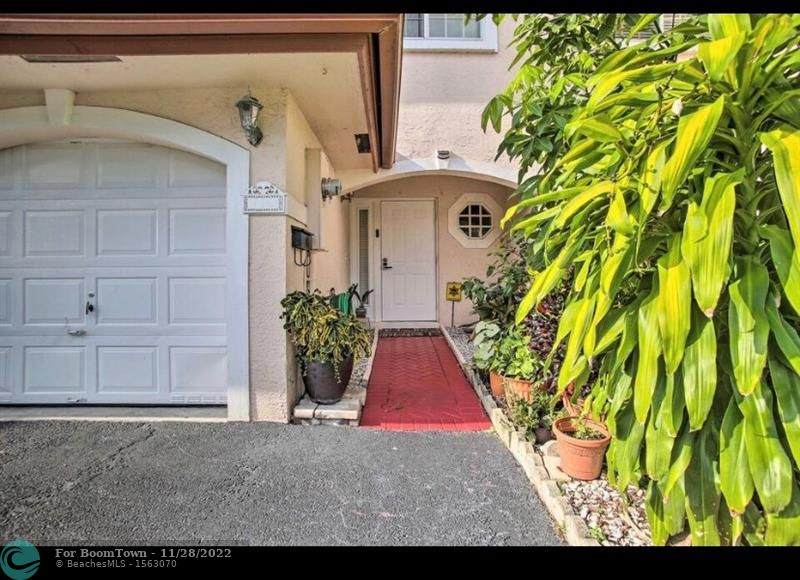 8944 38th Dr - Photo 1