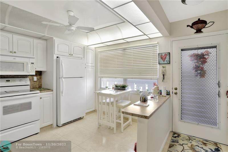 2201 Lucaya Bnd - Photo 1