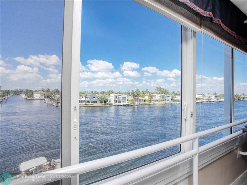 201 Riverside Dr - Photo 1