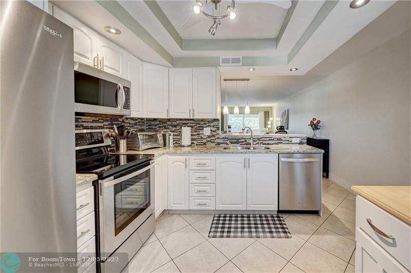2102 Lucaya Bnd - Photo 1