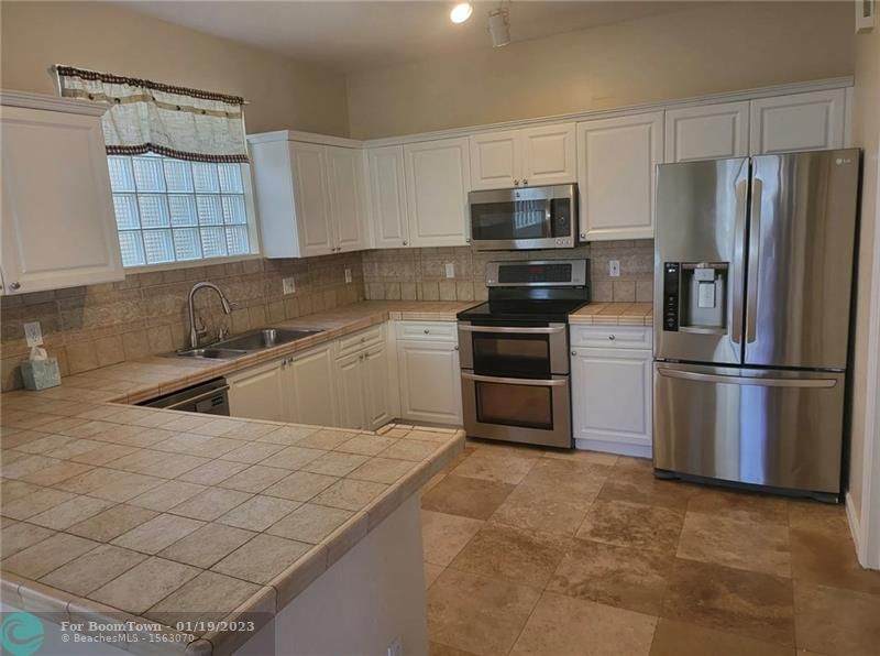 11126 Harbour Springs Cir - Photo 1