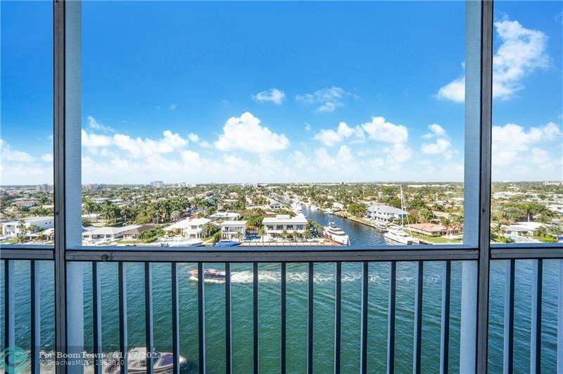 303 Riverside Dr - Photo 1