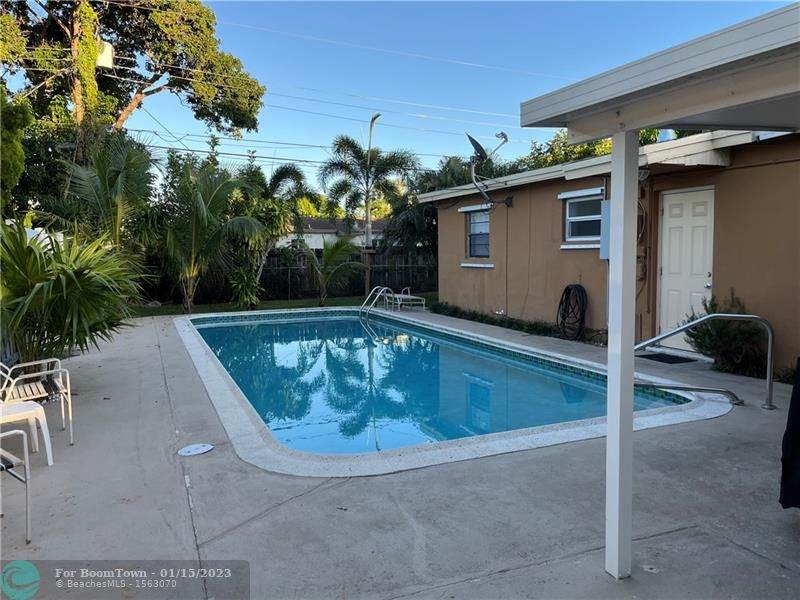 321 65th Way - Photo 1