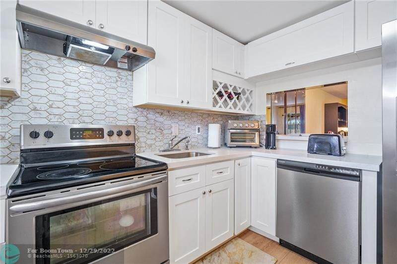 3531 Inverrary Dr - Photo 1