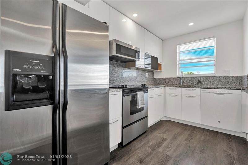 137 Golden Isles Dr - Photo 1