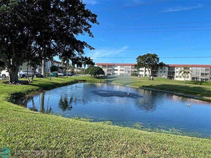 8962 Hollybrook Blvd - Photo 1