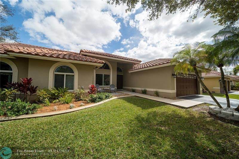5763 101st Drive - Photo 1