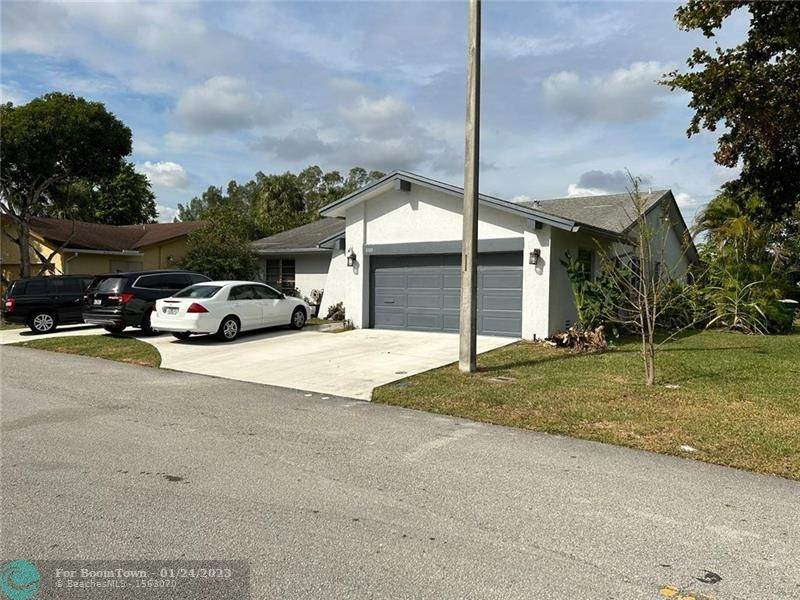 5305 Bayberry Ln - Photo 1