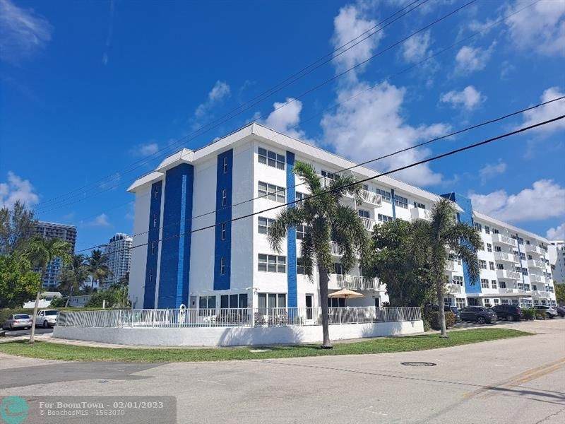 550 Bayshore Dr - Photo 1