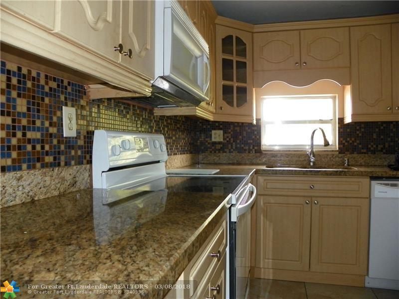 8940 Hollybrook Blvd - Photo 1