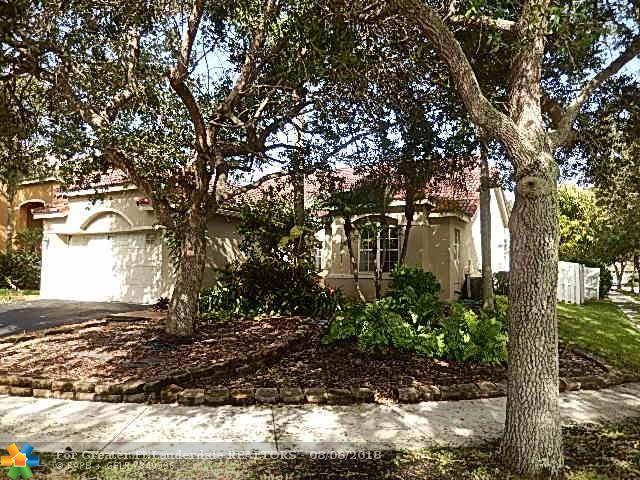 1371 Bayview Cir - Photo 1
