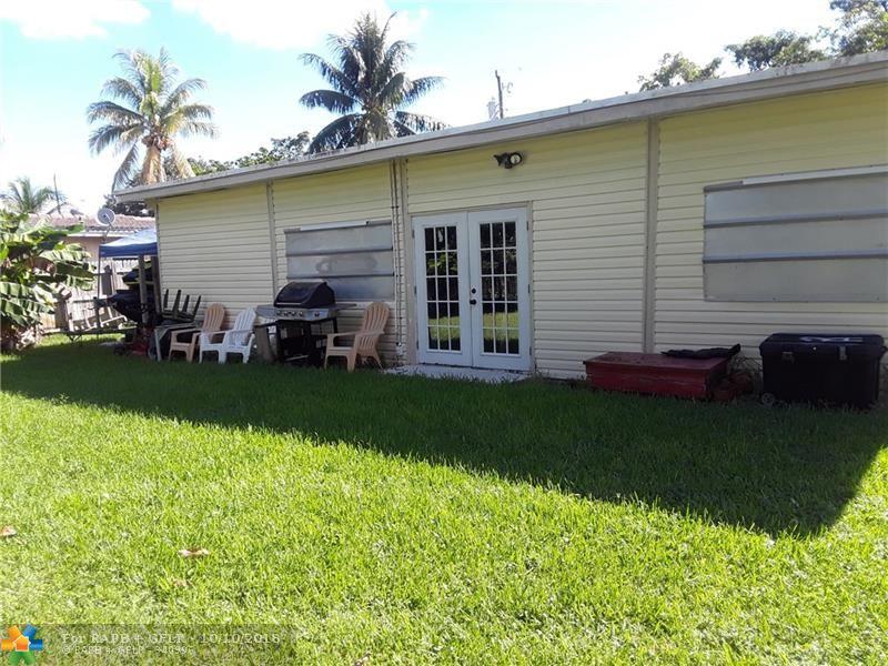 995 51 Avenue - Photo 1