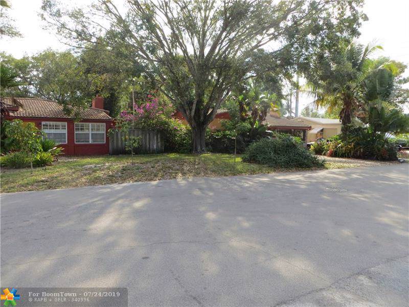 838 9th St - Photo 1
