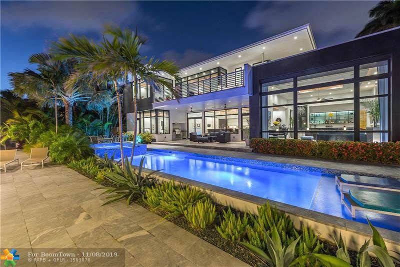 2116 Sunrise Key Blvd - Photo 1