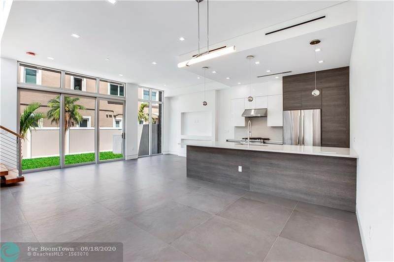 604 8th Ave. - Photo 1