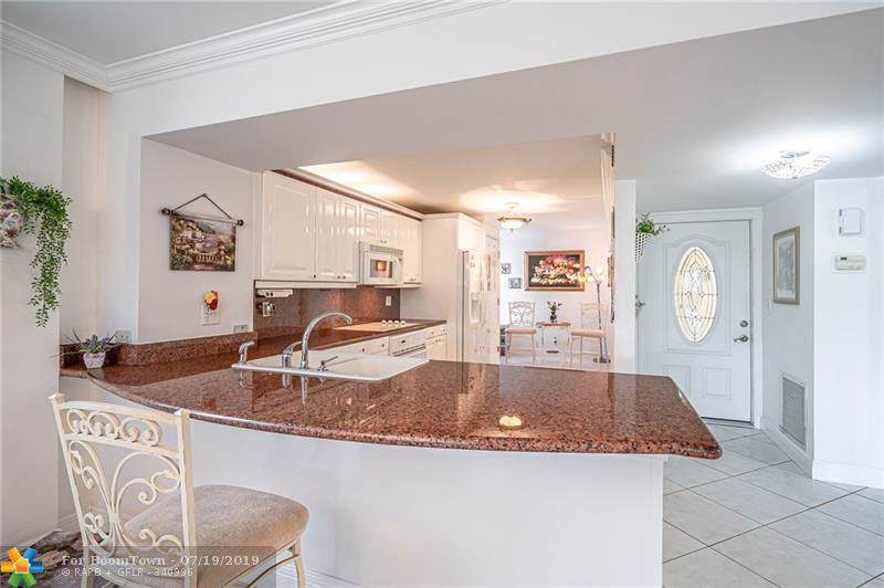 1012 Ocean Blvd - Photo 1