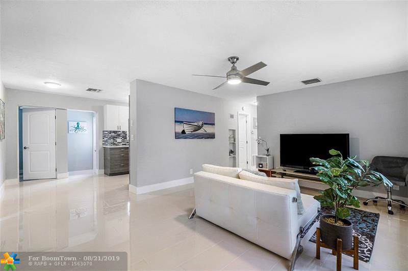 6105 19TH ST - Photo 1