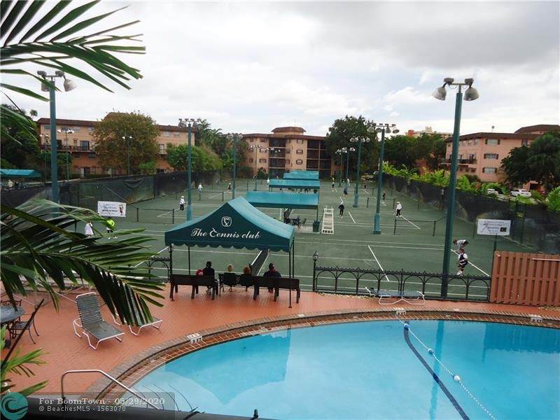 660 Tennis Club Dr - Photo 1